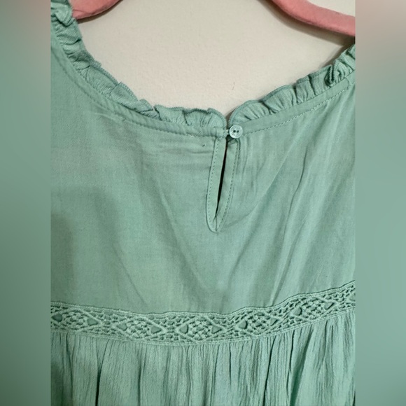 Democracy | NWT Cap Sleeve Mint Green Lace & Crepe Like High Neck Blouse | Large - Picture 5 of 7